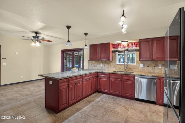 5431 W Calle De La Busca, Tucson, AZ 85745