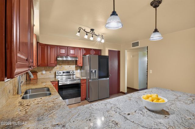 5431 W Calle De La Busca, Tucson, AZ 85745