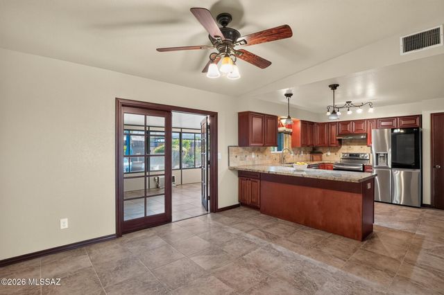 5431 W Calle De La Busca, Tucson, AZ 85745