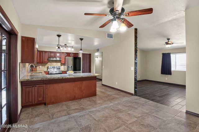 5431 W Calle De La Busca, Tucson, AZ 85745