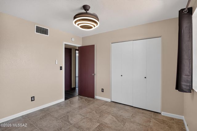 5431 W Calle De La Busca, Tucson, AZ 85745