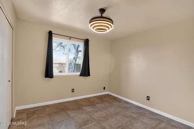 5431 W Calle De La Busca, Tucson, AZ 85745