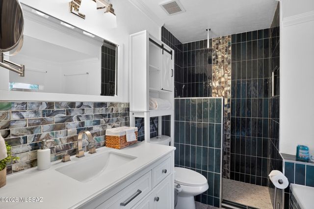 5431 W Calle De La Busca, Tucson, AZ 85745