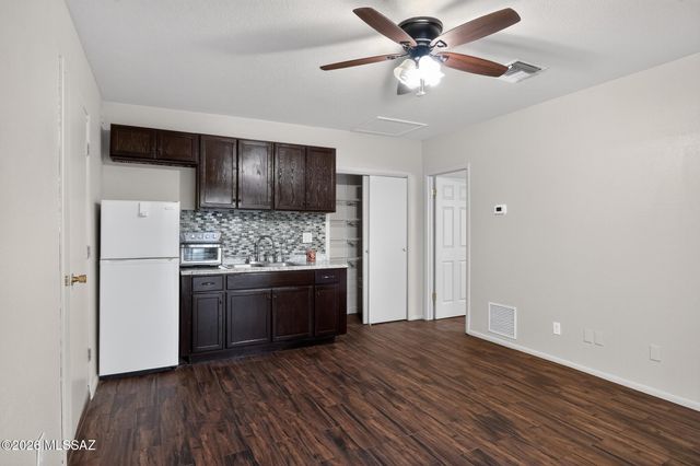 5431 W Calle De La Busca, Tucson, AZ 85745