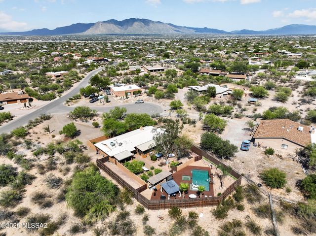 5431 W Calle De La Busca, Tucson, AZ 85745