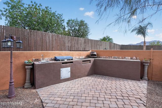 5431 W Calle De La Busca, Tucson, AZ 85745