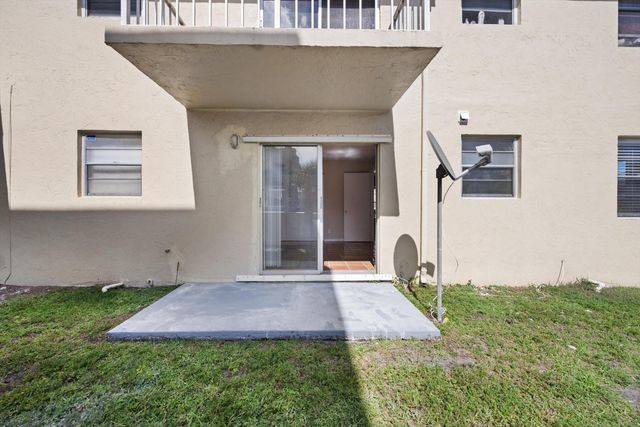2707 VANDIVER Drive 1, West Palm Beach, FL 33409