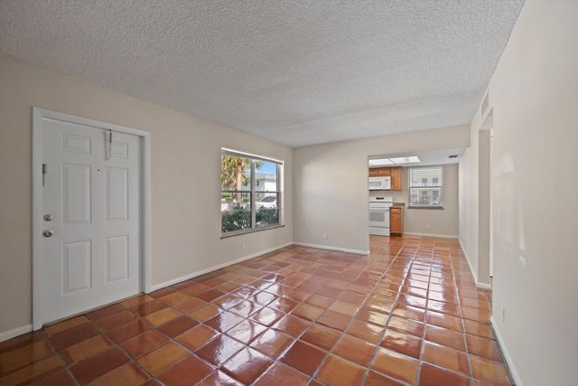 2707 VANDIVER Drive 1, West Palm Beach, FL 33409