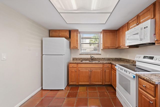 2707 VANDIVER Drive 1, West Palm Beach, FL 33409