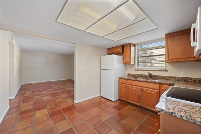 2707 VANDIVER Drive 1, West Palm Beach, FL 33409