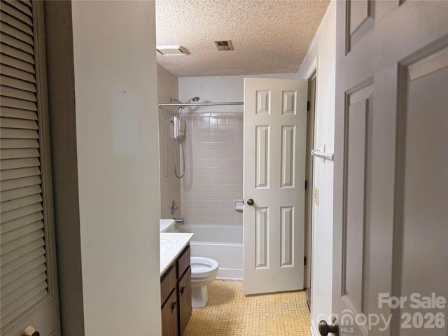 9762 Old Gate Drive, Matthews, NC 28105