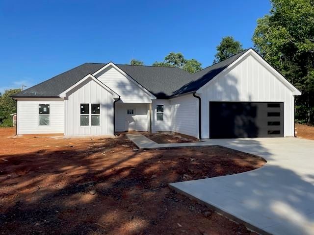 4018 CHESNEE HWY, Chesnee, SC 29323