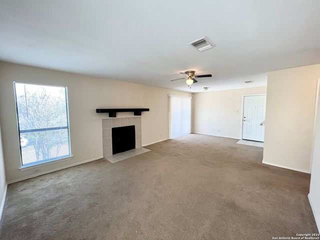 810 Station St Apt 4, Converse, TX 78109