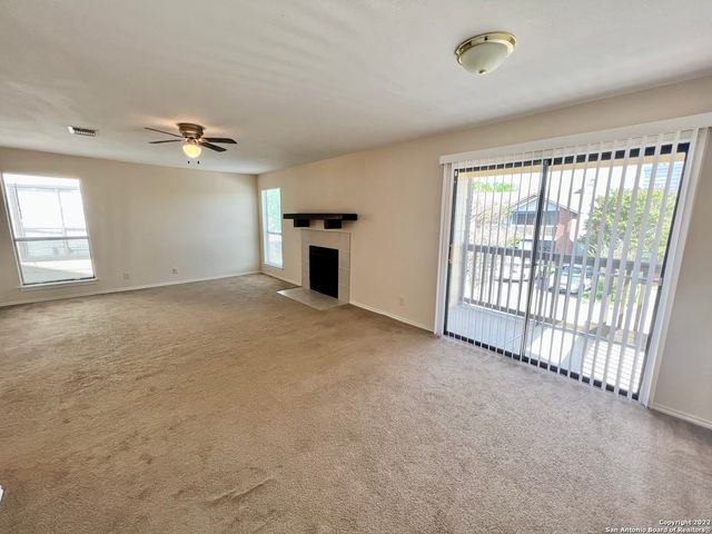 810 Station St Apt 4, Converse, TX 78109