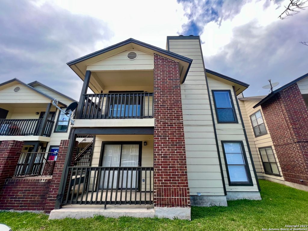 810 Station St Apt 4, Converse, TX 78109