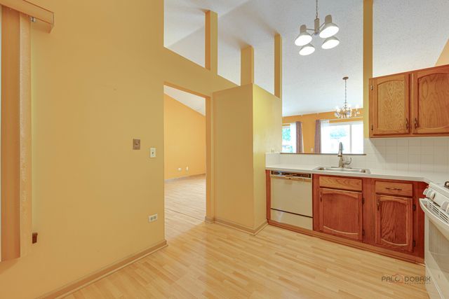 503 Lasalle Lane, Buffalo Grove, IL 60089