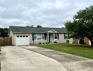 114 Story Book Dr, Clarksville, TN 37042