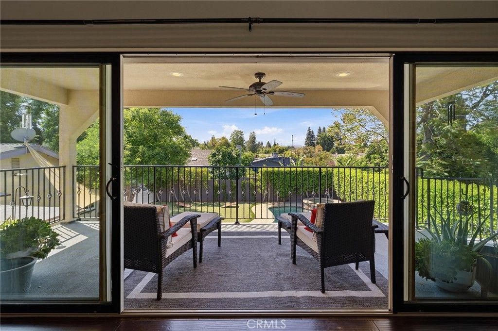 Image 14 of property listing at 22702 Califa Street, Woodland Hills, CA 91367