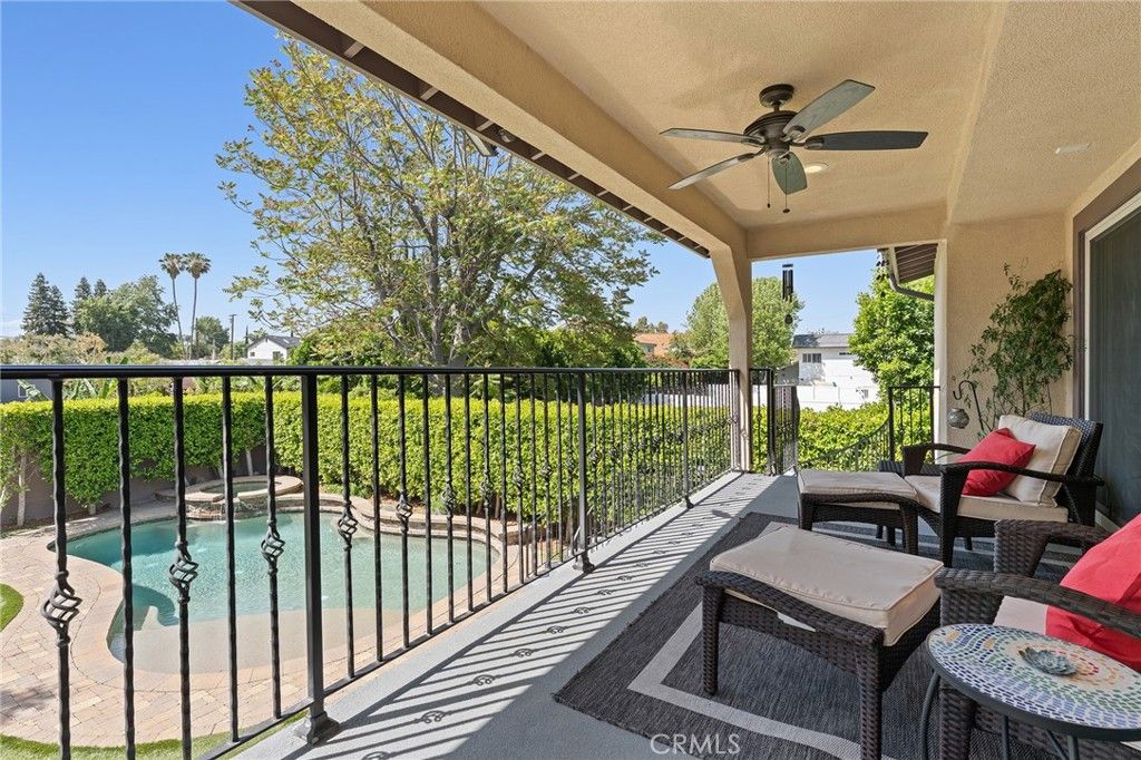 Image 15 of property listing at 22702 Califa Street, Woodland Hills, CA 91367