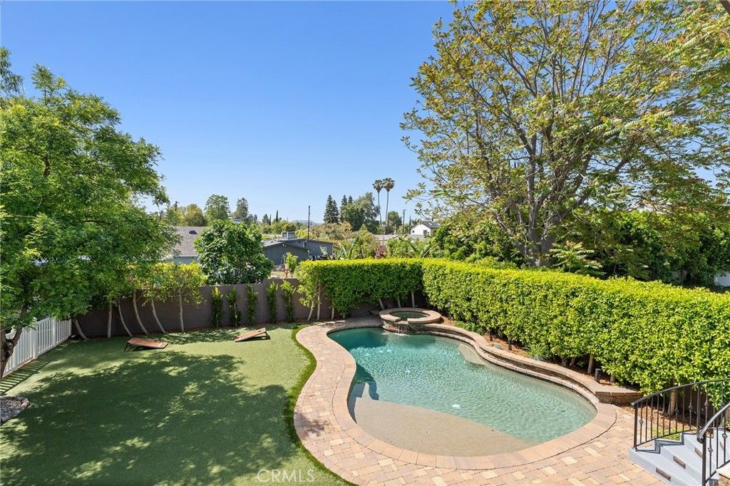 Image 16 of property listing at 22702 Califa Street, Woodland Hills, CA 91367