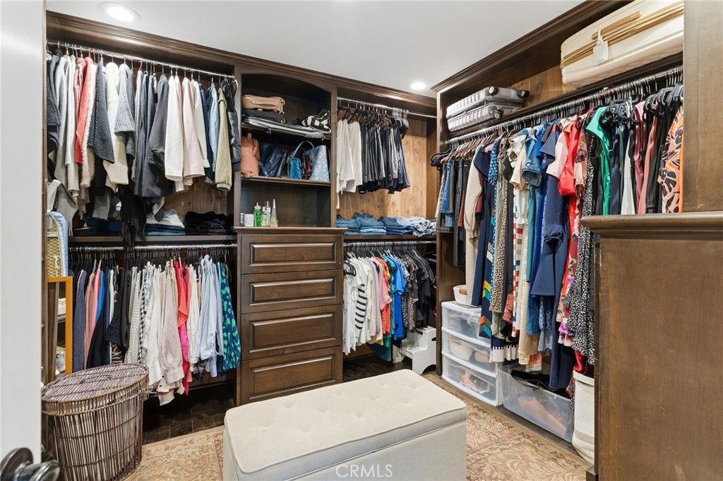 Image 18 of property listing at 22702 Califa Street, Woodland Hills, CA 91367