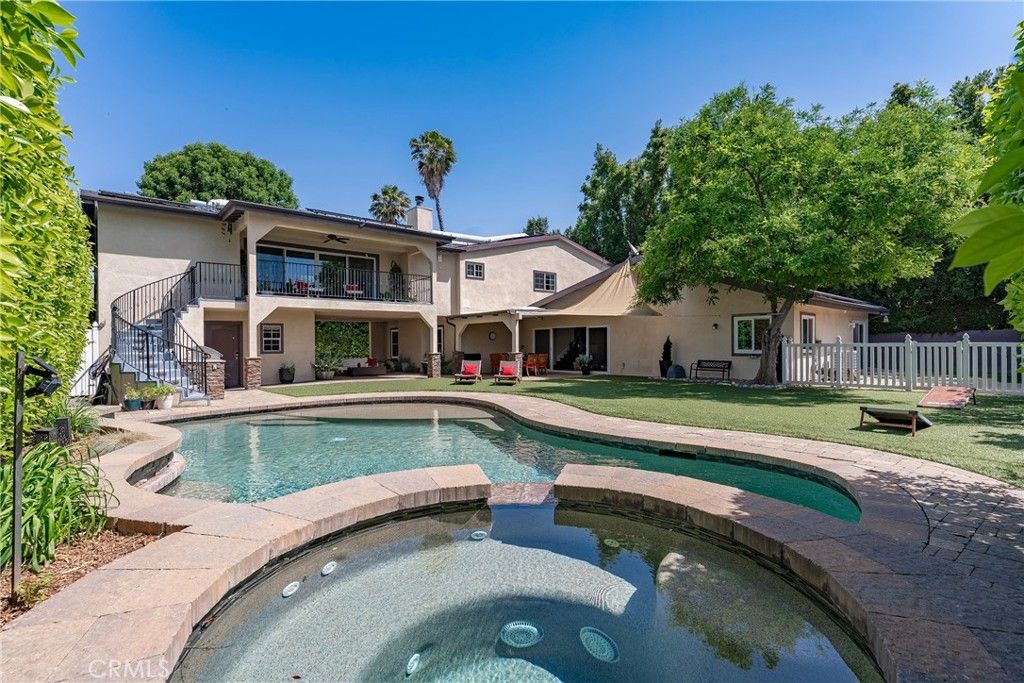 Image 34 of property listing at 22702 Califa Street, Woodland Hills, CA 91367