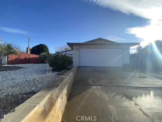 16407 La Paz, Victorville, CA 92395