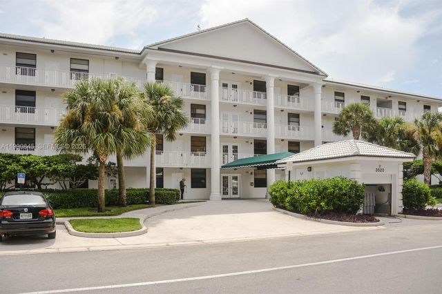 3500 Whitehall Dr 104, West Palm Beach, FL 33401