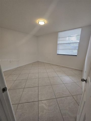 3500 Whitehall Dr 104, West Palm Beach, FL 33401