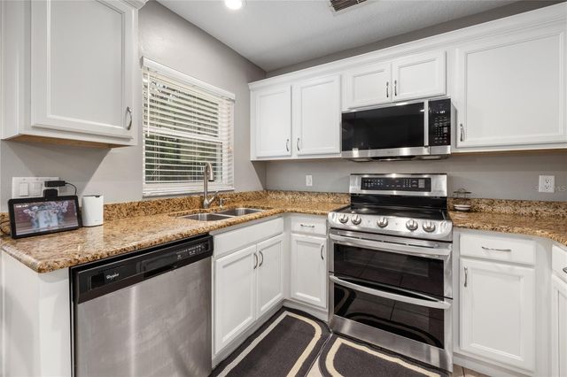 1154 DEER LAKE CIRCLE, Apopka, FL 32712