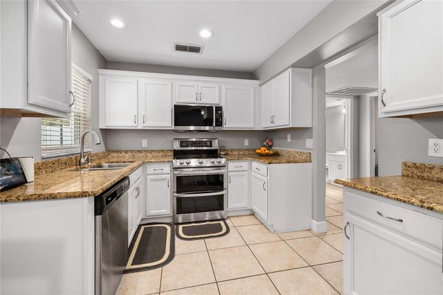 1154 DEER LAKE CIRCLE, Apopka, FL 32712