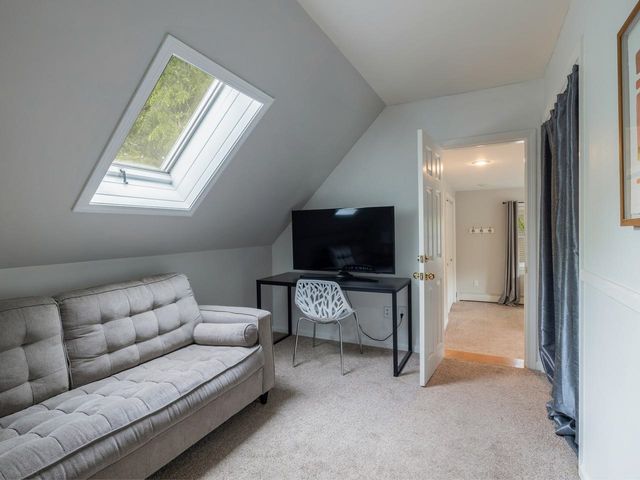 113 Maplewood Drive, Shelburne, VT 05482