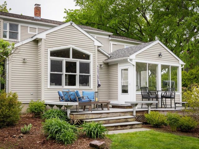 113 Maplewood Drive, Shelburne, VT 05482