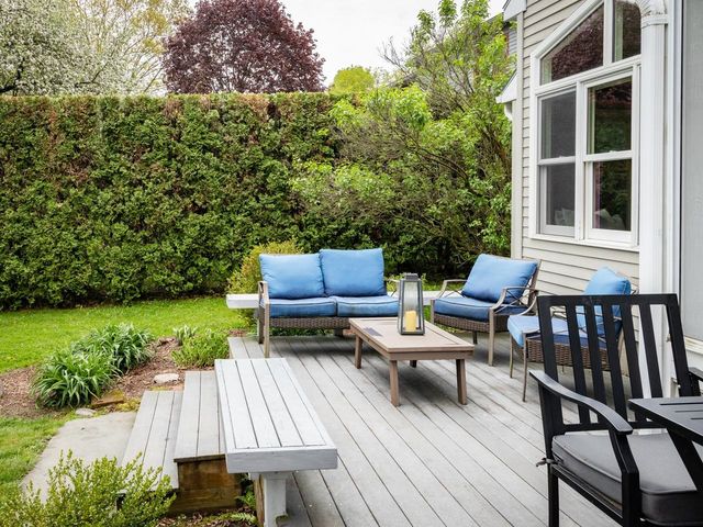 113 Maplewood Drive, Shelburne, VT 05482