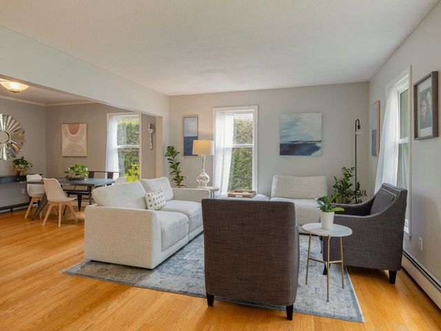 113 Maplewood Drive, Shelburne, VT 05482