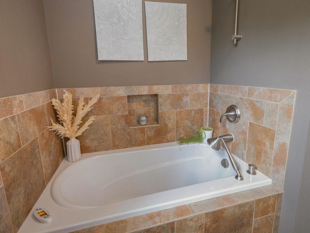 113 Maplewood Drive, Shelburne, VT 05482