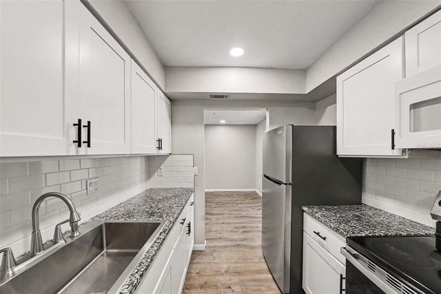 9208 N CONNECHUSETT ROAD D, Tampa, FL 33617