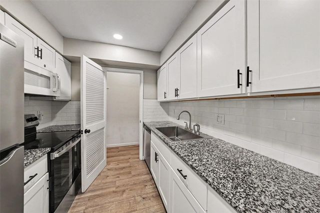 9208 N CONNECHUSETT ROAD D, Tampa, FL 33617