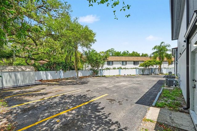 9208 N CONNECHUSETT ROAD D, Tampa, FL 33617