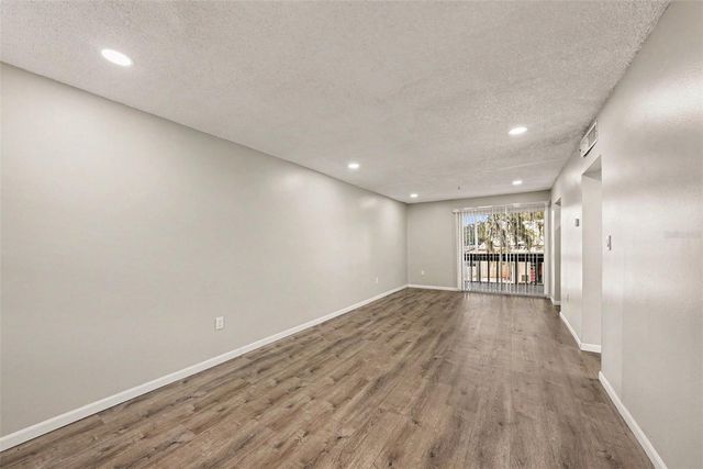 9208 N CONNECHUSETT ROAD D, Tampa, FL 33617
