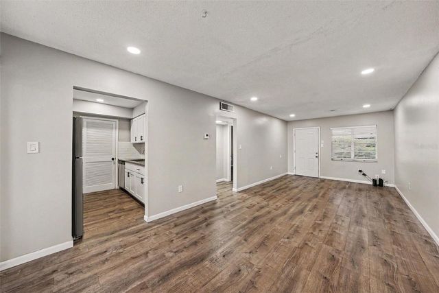9208 N CONNECHUSETT ROAD D, Tampa, FL 33617
