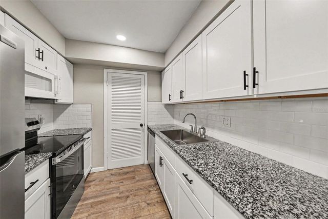 9208 N CONNECHUSETT ROAD D, Tampa, FL 33617