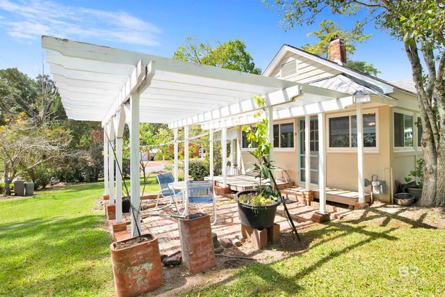 662 Fairhope Avenue, Fairhope, AL 36532