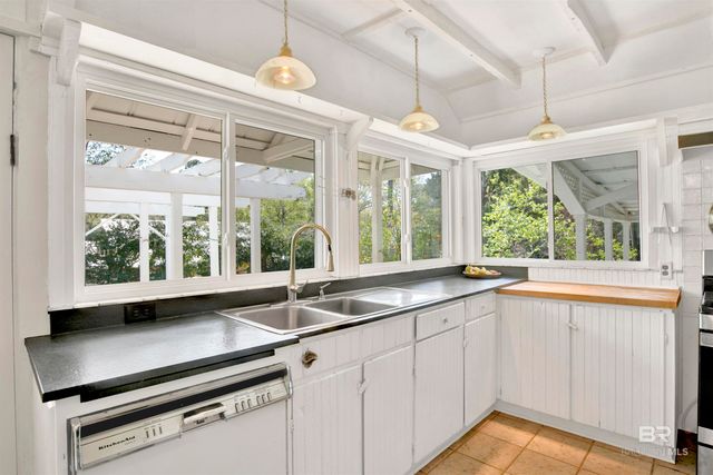 662 Fairhope Avenue, Fairhope, AL 36532