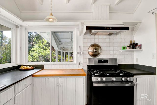 662 Fairhope Avenue, Fairhope, AL 36532