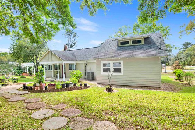 662 Fairhope Avenue, Fairhope, AL 36532