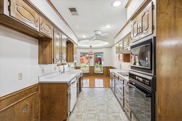 805 Newport Road, Fort Worth, TX 76120