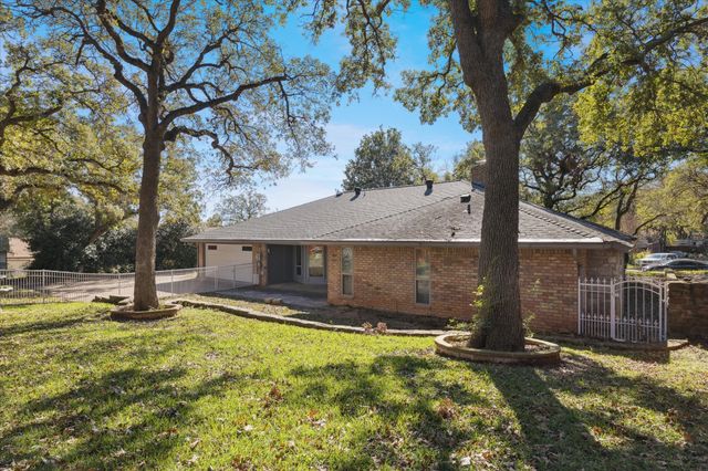 805 Newport Road, Fort Worth, TX 76120