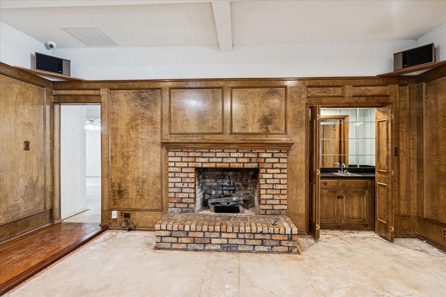 805 Newport Road, Fort Worth, TX 76120