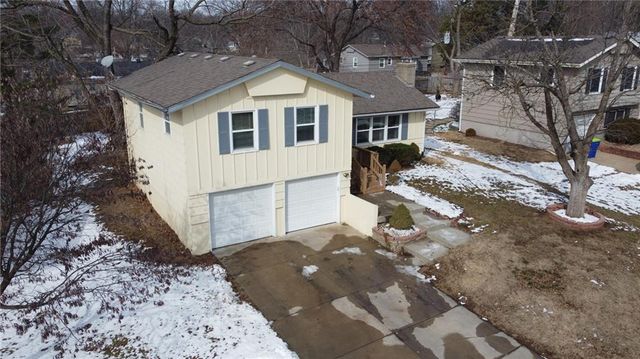 8814 Slater Street, Overland Park, KS 66212